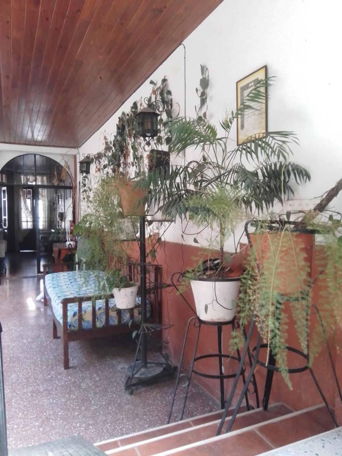El Balcon De La Tata Homestay *